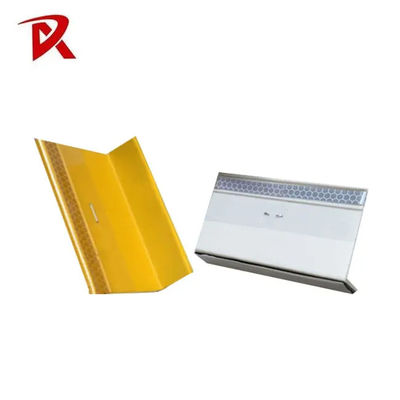 PVC 10 X 5 X 2.5cm Flexible Delineator Post Traffic Delineator Posts ...