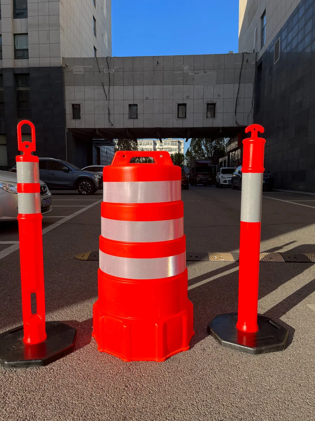 ROADSAFE Hot selling PE Traffic Drum Crash Barrels Road Safety Reflective Warning Barrel 0